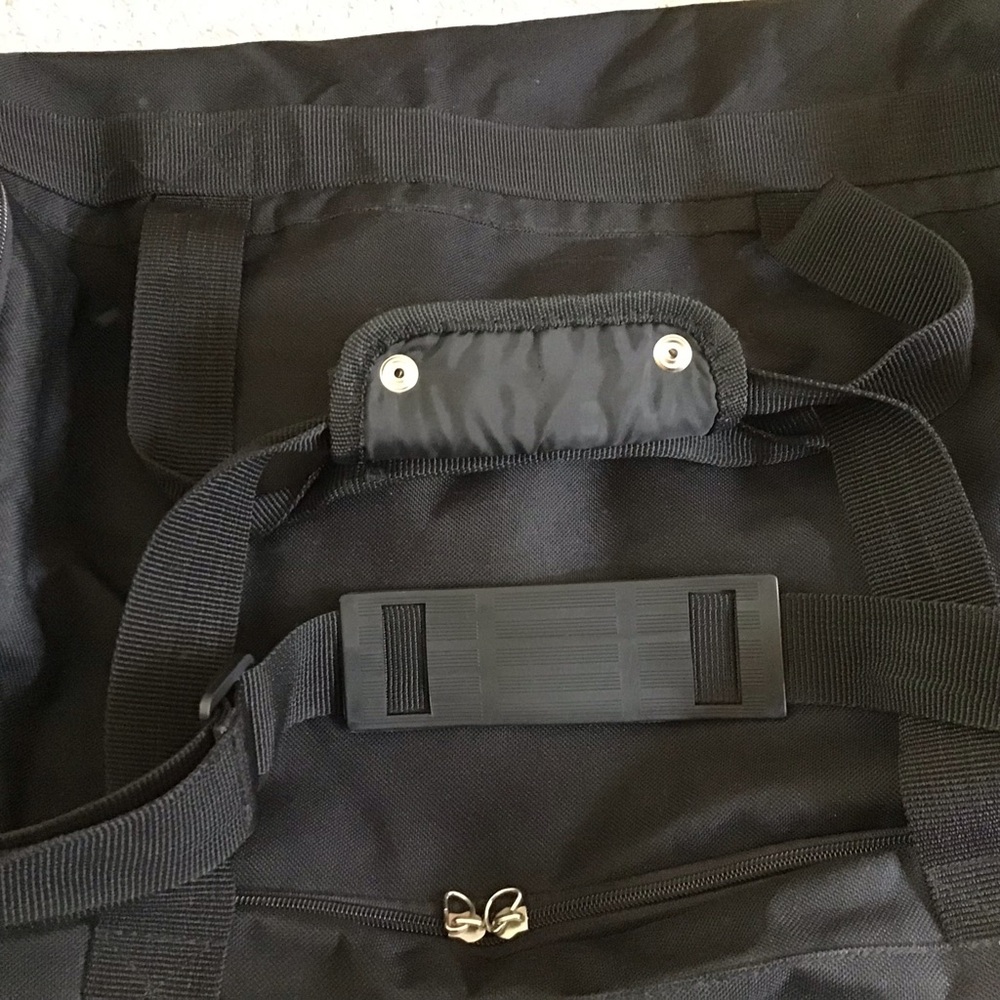 Molson Canadian Large Duffel Bag - Picture 5 of 6